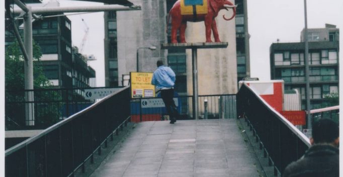 Author: Colin Humphrey, www.colinhumphrey.co.uk, photos, Elephant and castle, 6